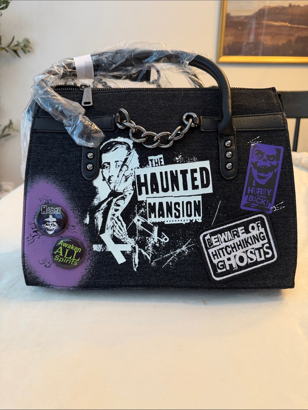 NEW! Disney Parks Loungefly ‘21 Haunted Mansion Halloween Hitchhiking Ghosts - Picture 2 of 6